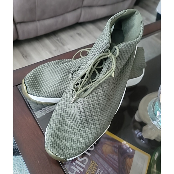 Air Jordan Mens Future Low Iguana Green Sz 15 Metallic Gold Basketball Shoe Nike - Picture 2 of 15